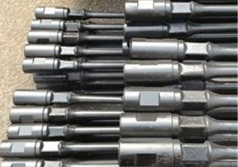 Chine Anti couleur de noir de Rod de surgeon de jet d'outils de perçage de puits de pétrole de corrosion fournisseur
